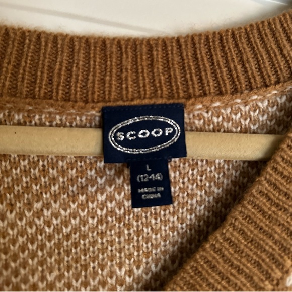 Women’s Camo Cardigan Sweater - Picture 9 of 10